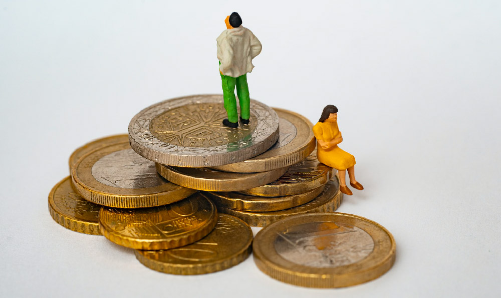How Does NerdWallet Generate Revenue, and What Are Their Sources of Income?
