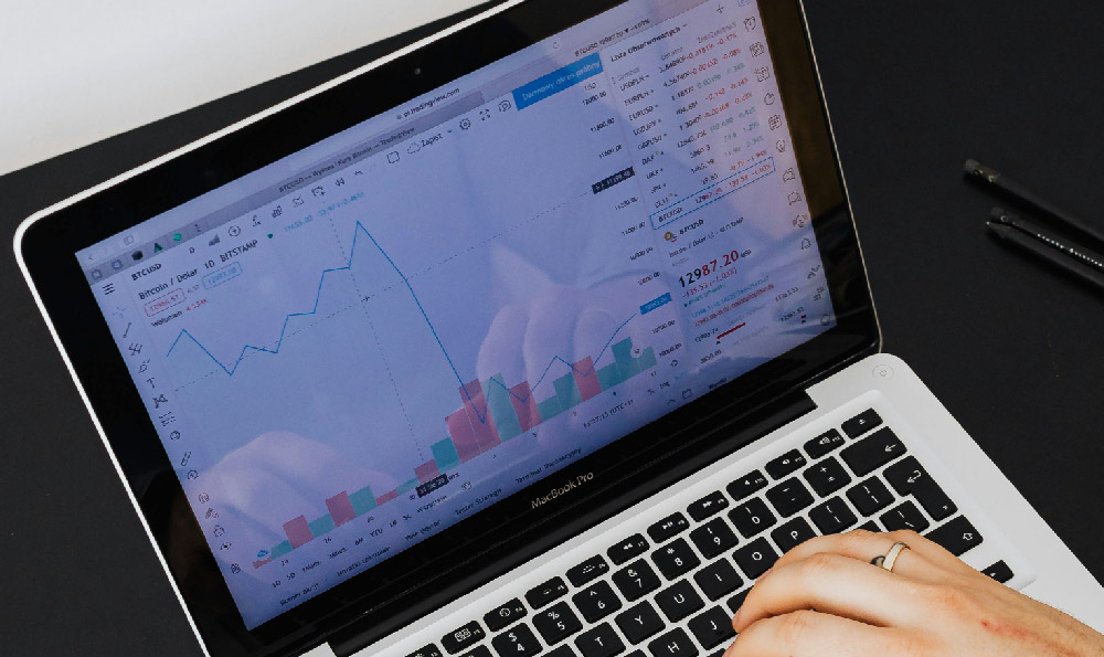 Make Money Online at 17: 10 Easy Ways for Teens to Earn Fast Without Experience