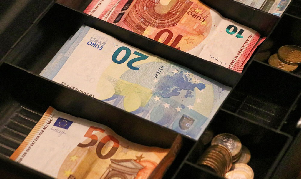 

How to Earn Money as a 10-Year-Old: Simple Tips for Kids