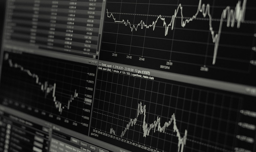 Do car dealerships profit from financing, and how?