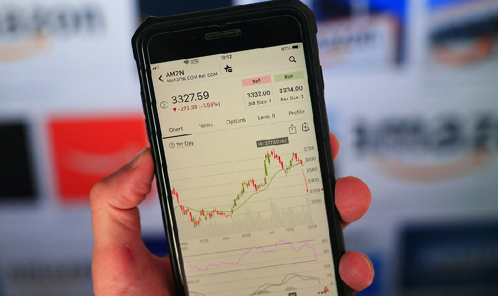 Vanguard Roth IRA: Should You Invest, and How?